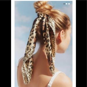 Urban Outfitters Lana silky scarf scrunchie NWOT